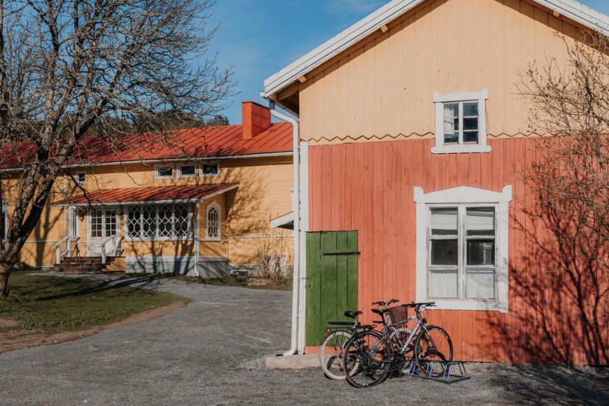 farm house in Naantali, airbnb, maatilamajoitus, slow travel, ikkunakunnostus